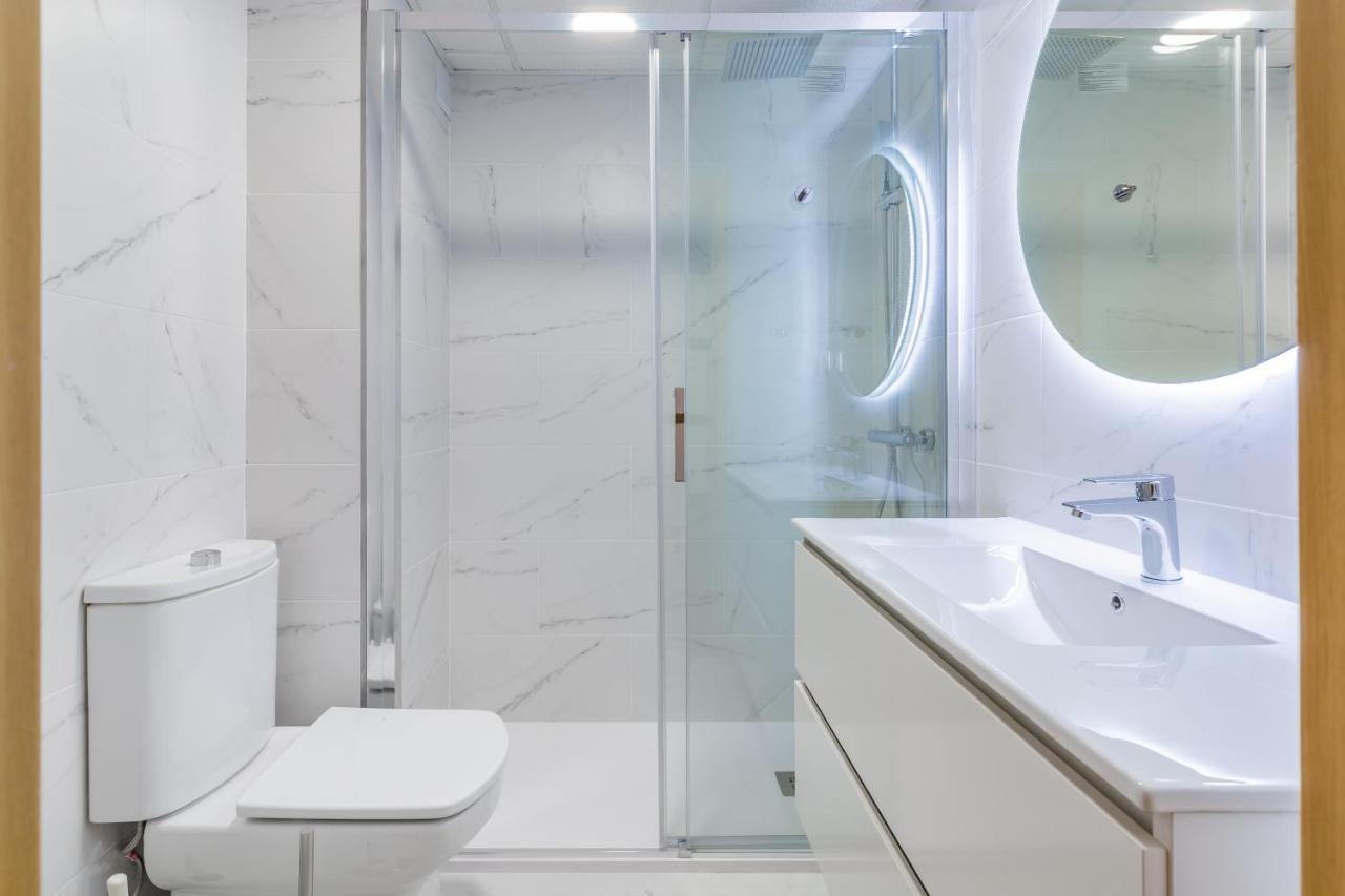 Paradise Suites Buenavista Beach Фуeнхирола Екстериор снимка